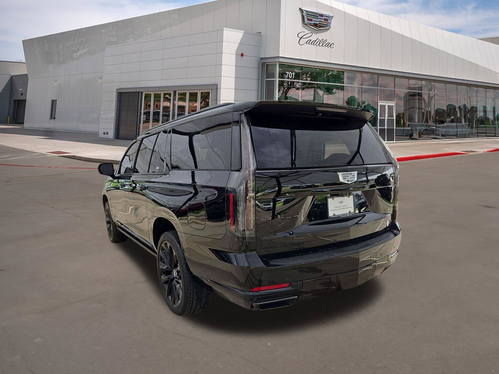 New 2026 Cadillac Escalade ESV Platinum Sport w/ LPO, ONYX Package AWD/4WD image 4