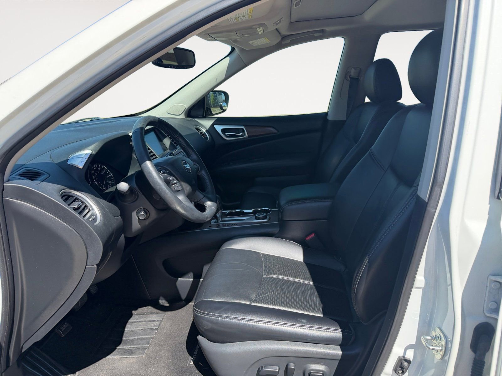 Used 2019 Nissan Pathfinder Platinum w/ Cargo Package AWD/4WD image 9