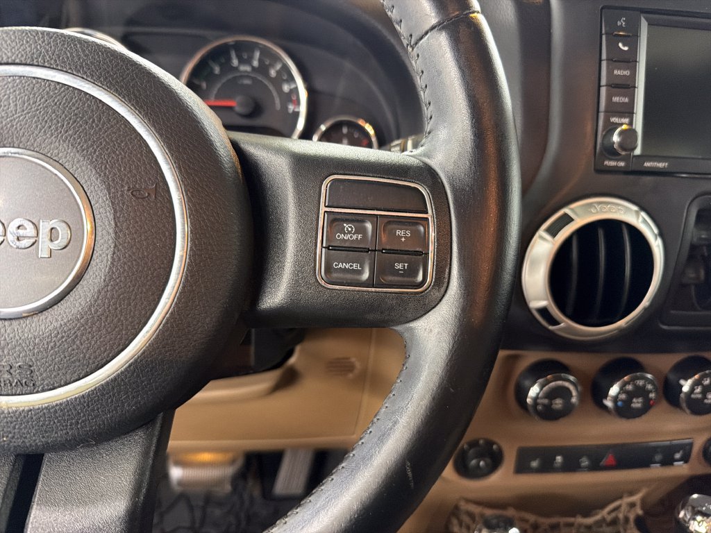 Used 2015 Jeep Wrangler Unlimited Sahara AWD/4WD image 19