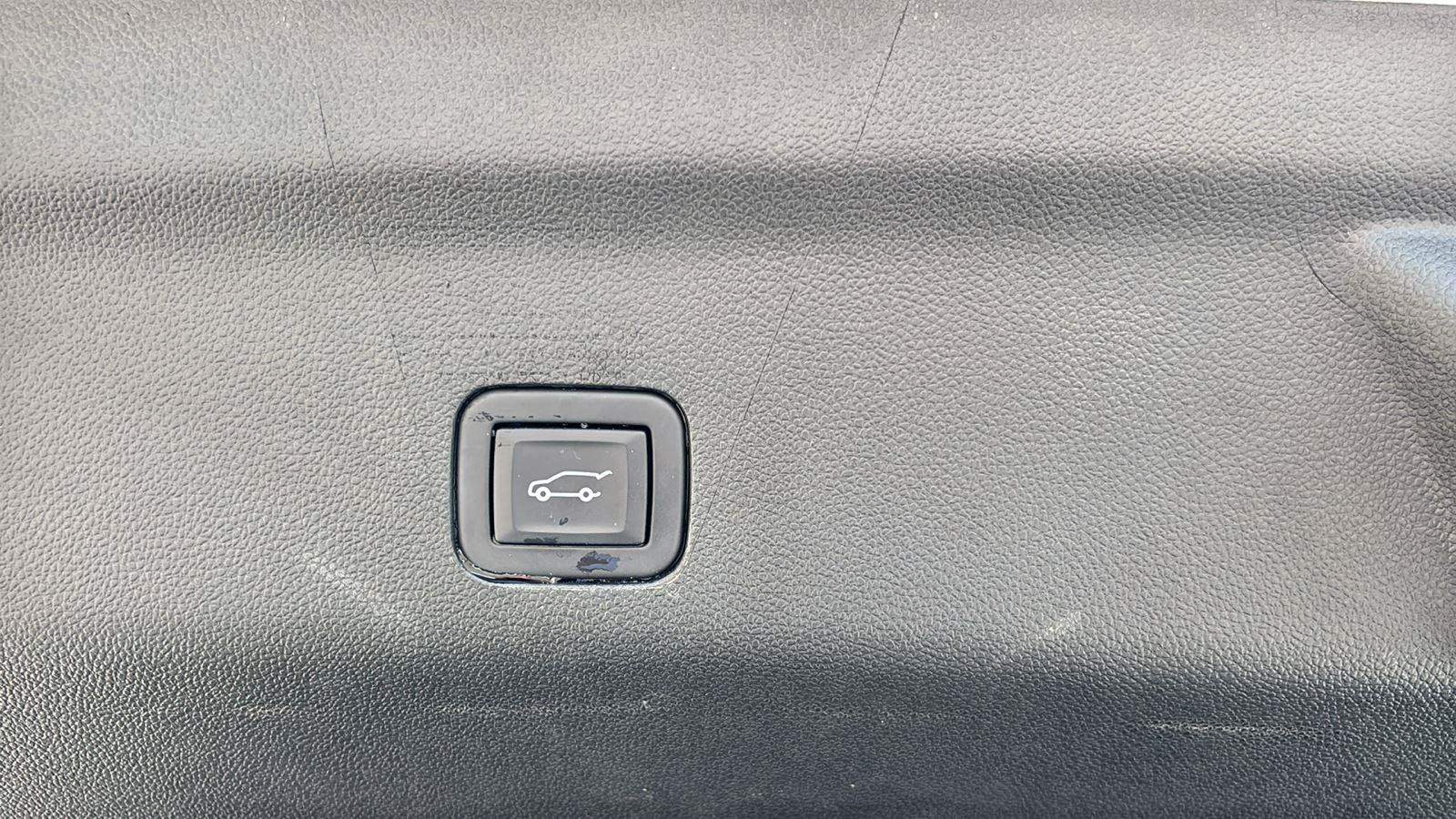 Certified 2023 Chevrolet Tahoe Z71 w/ Luxury Package AWD/4WD image 20
