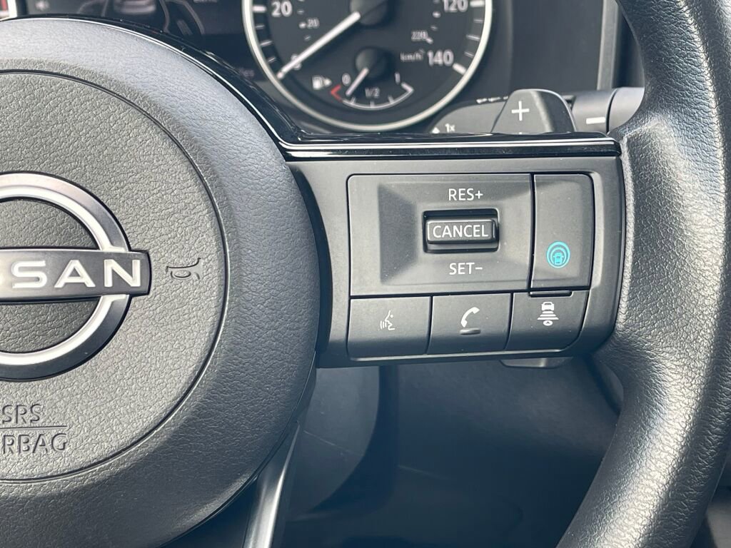 Used 2023 Nissan Rogue SV image 18