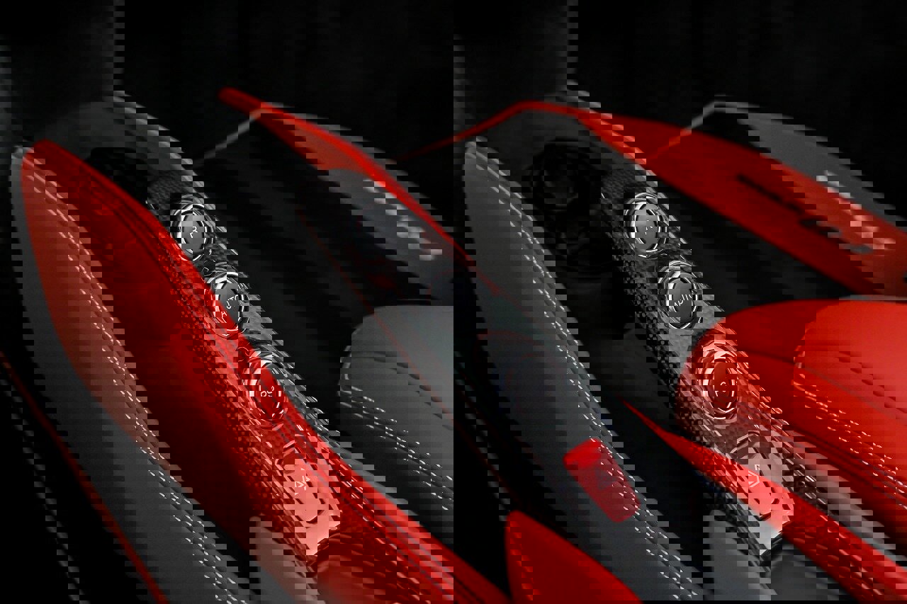 Used 2022 Ferrari F8 Tributo image 39