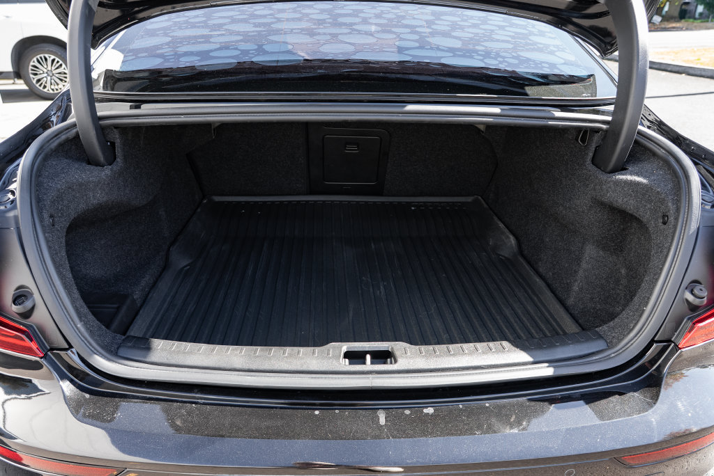 Used 2024 Volvo S60 B5 Plus w/ Climate Package AWD/4WD image 8