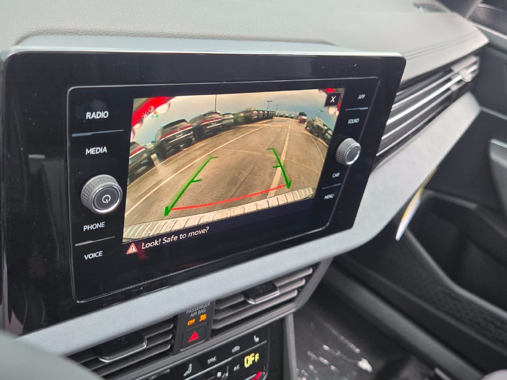 New 2027 Volkswagen Jetta SE FWD image 9