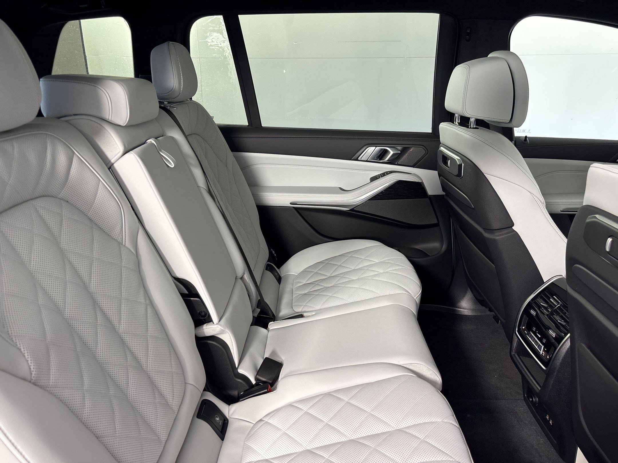 New 2027 BMW X7 xDrive40i w/ Executive Package AWD/4WD image 31
