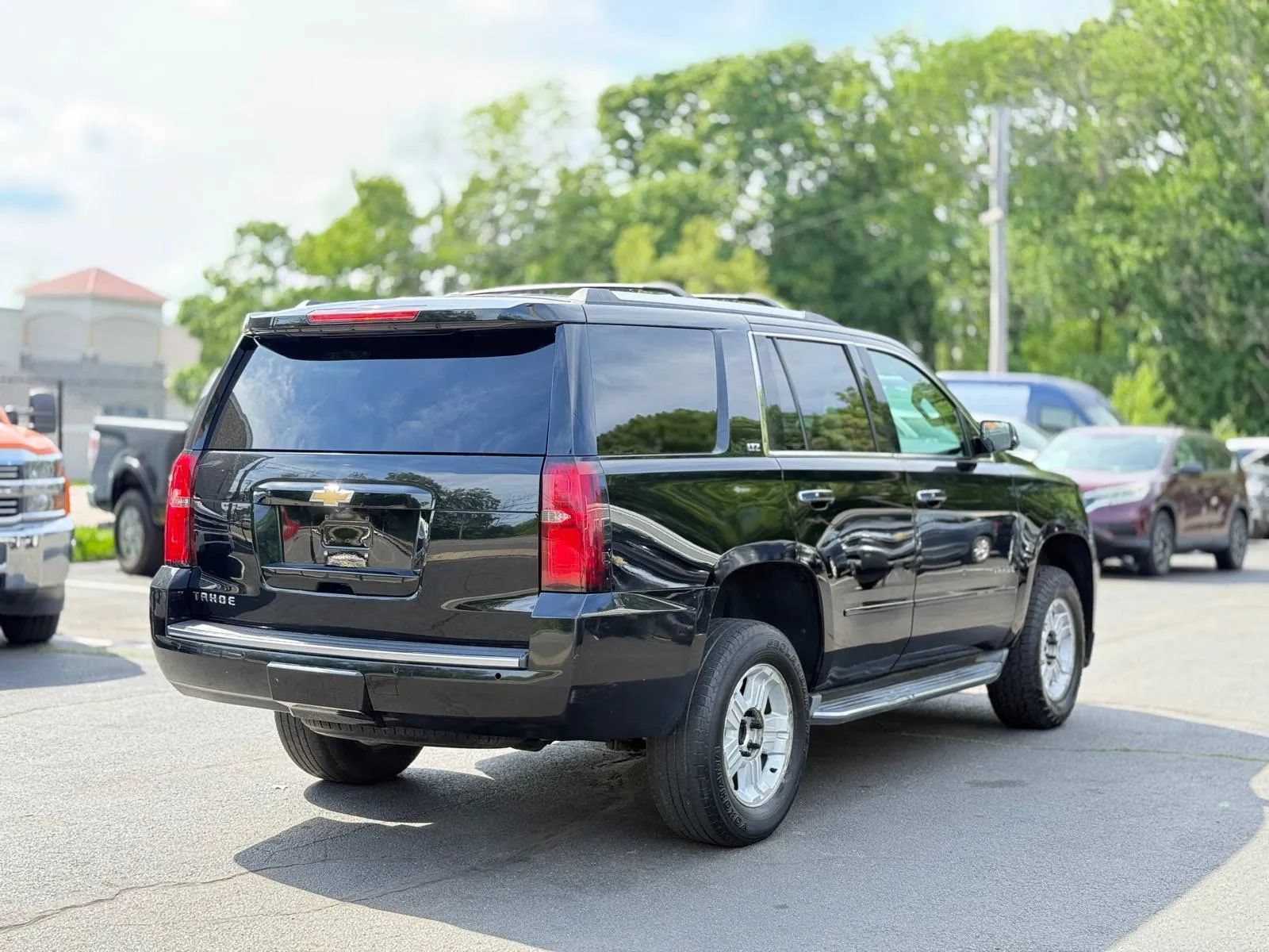 Used 2015 Chevrolet Tahoe LTZ AWD/4WD image 5