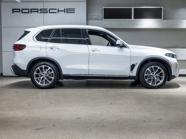 Used 2026 BMW X5 xDrive40i image 9