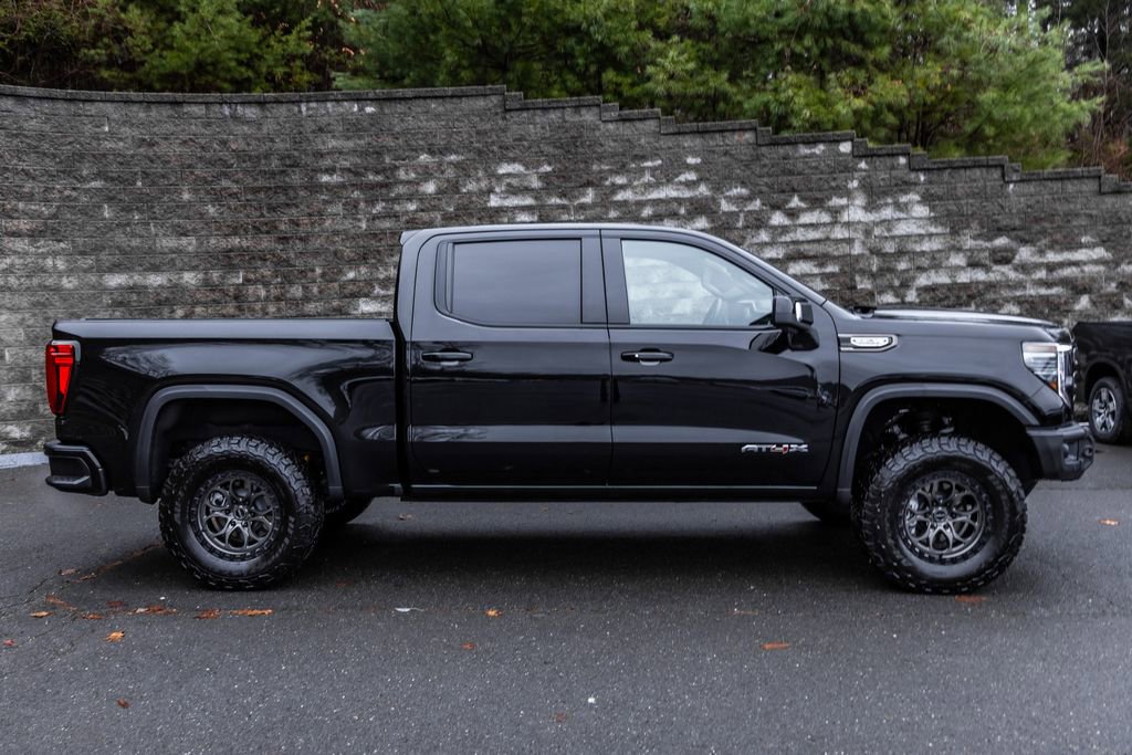 Used 2025 GMC Sierra 1500 AT4X image 4