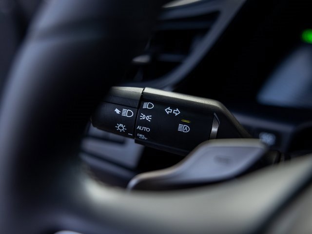 Used 2025 Lexus ES 300h w/ Premium Package image 41