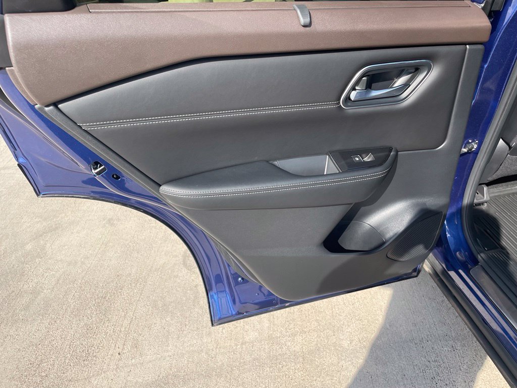 Certified 2023 Nissan Rogue Platinum w/ Platinum Premium Package FWD image 24