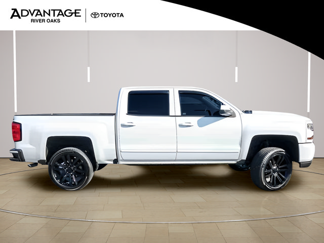 Used 2018 Chevrolet Silverado 1500 LT w/ All Star Edition AWD/4WD image 9