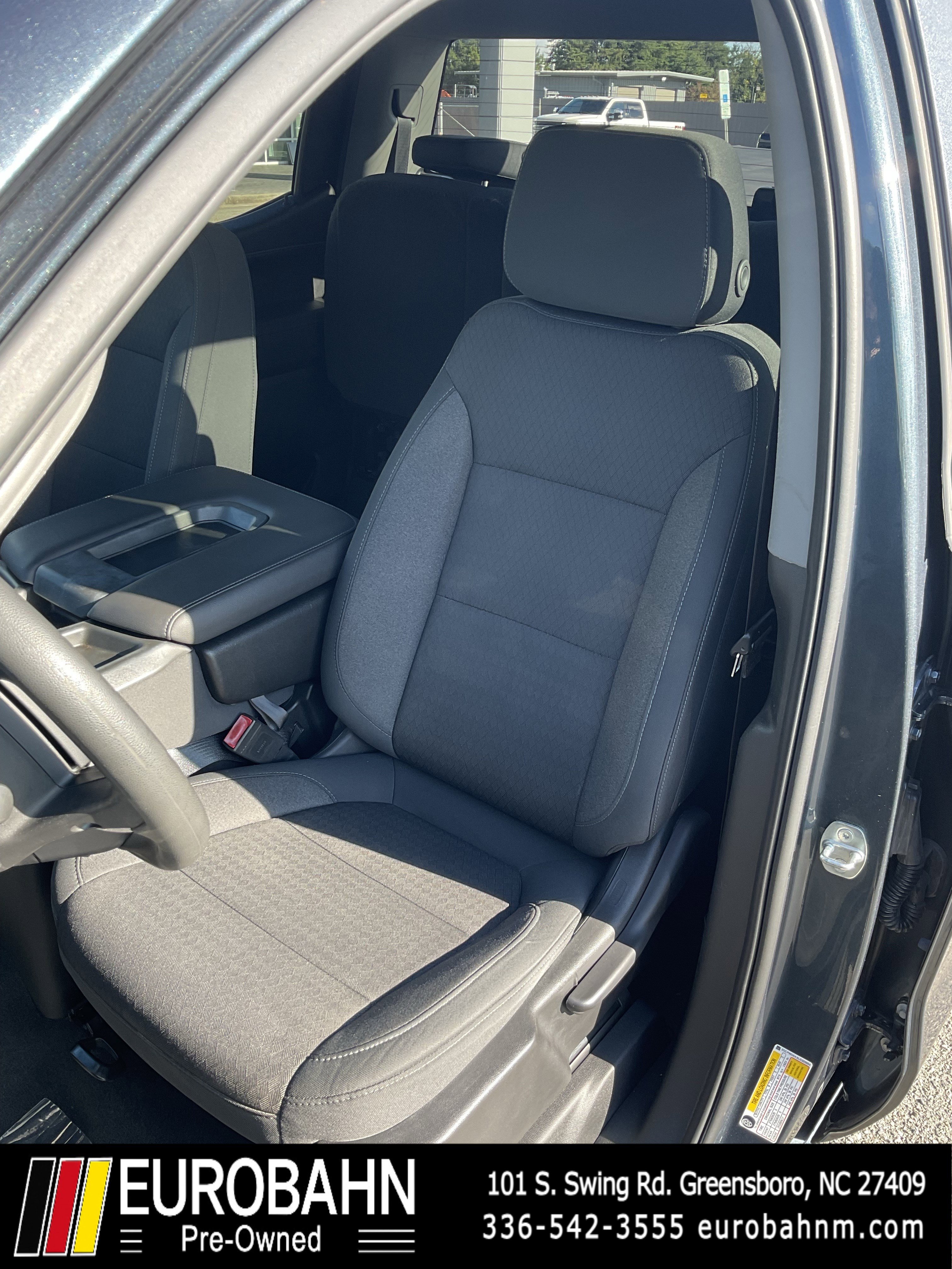 Used 2020 Chevrolet Silverado 1500 RST w/ RST Value Package image 6