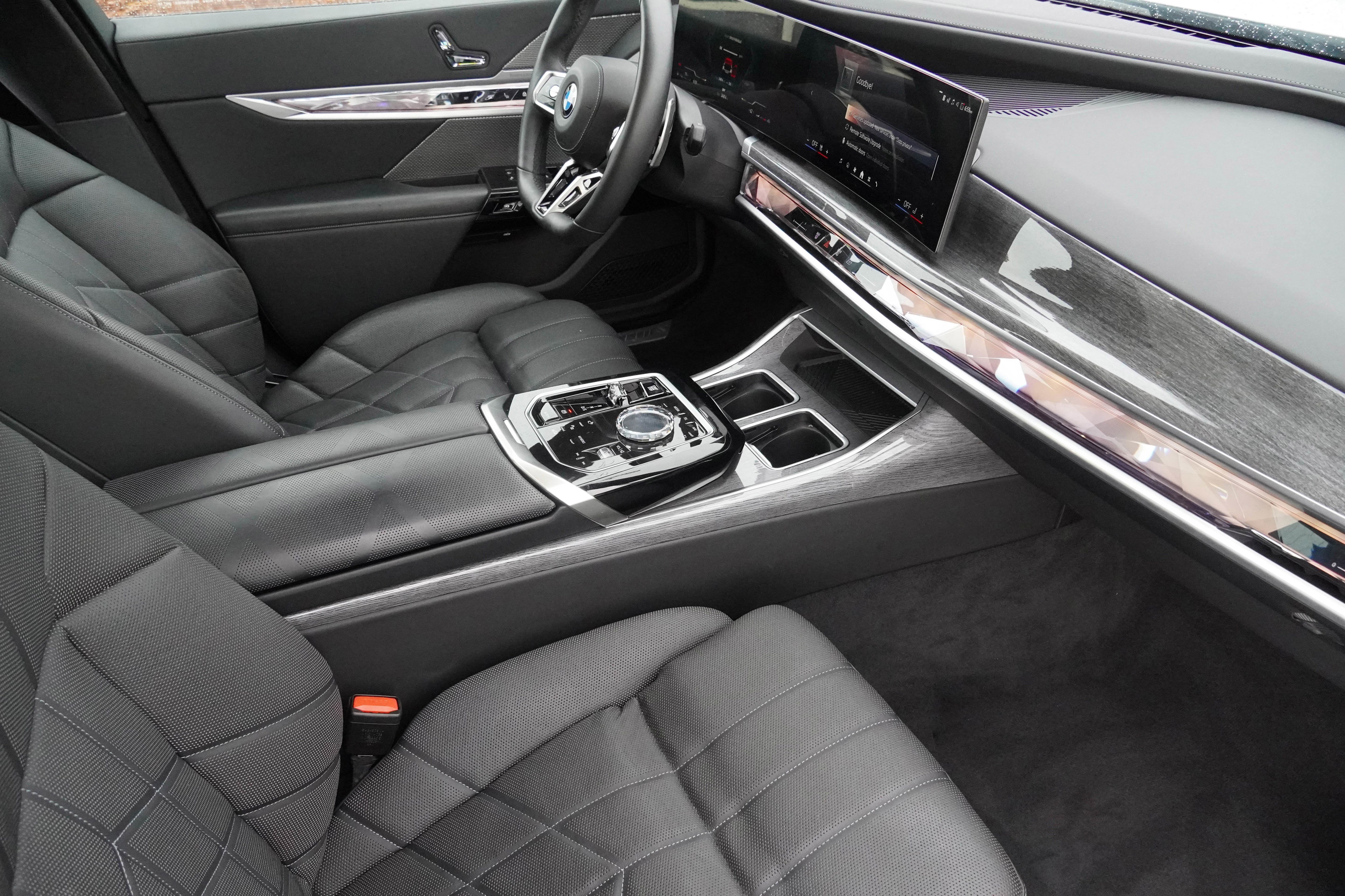 Certified 2023 BMW 760i xDrive AWD/4WD image 11