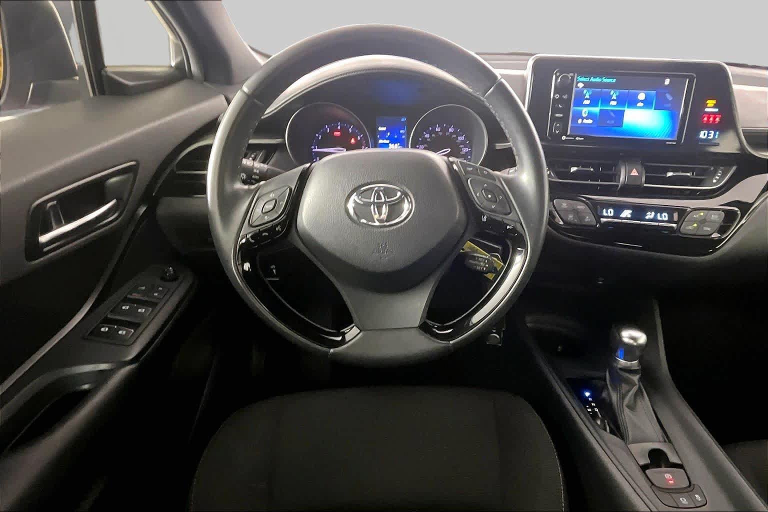 Used 2018 Toyota C-HR XLE FWD image 6