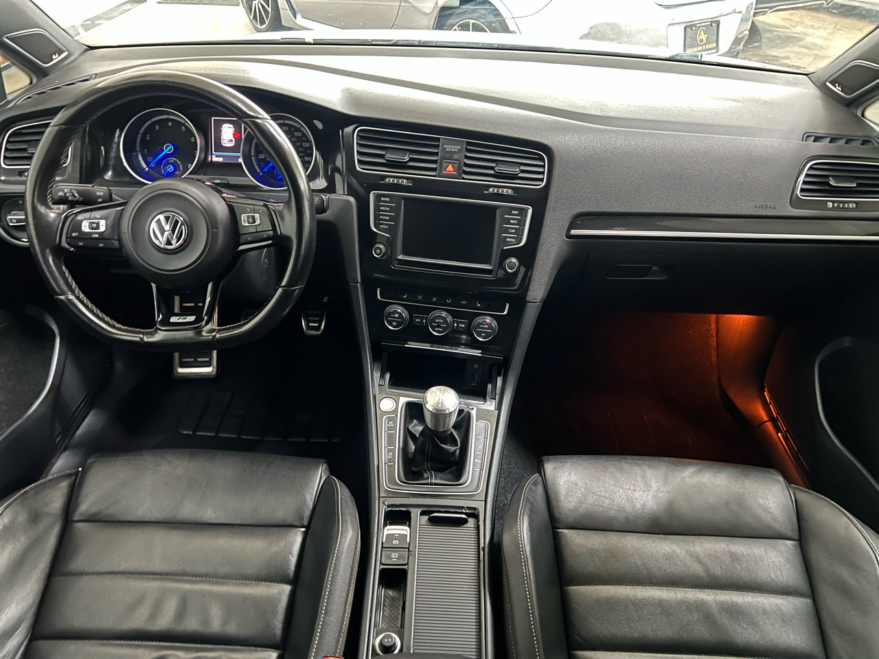 Used 2017 Volkswagen Golf R 4-Door image 18