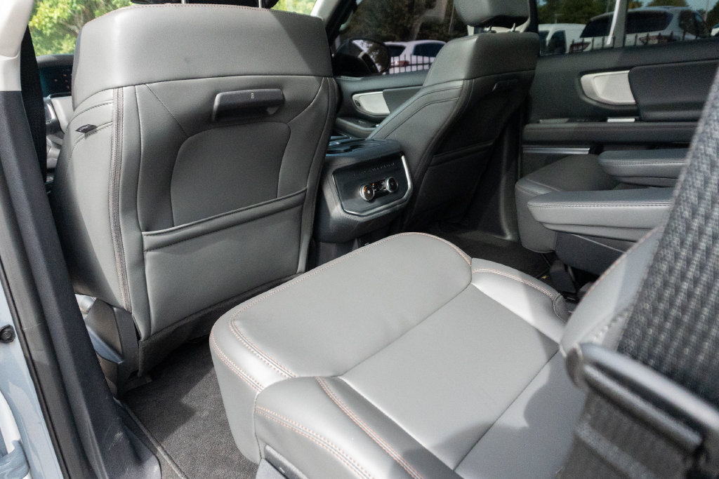 Used 2025 Ford Expedition Active RWD image 27