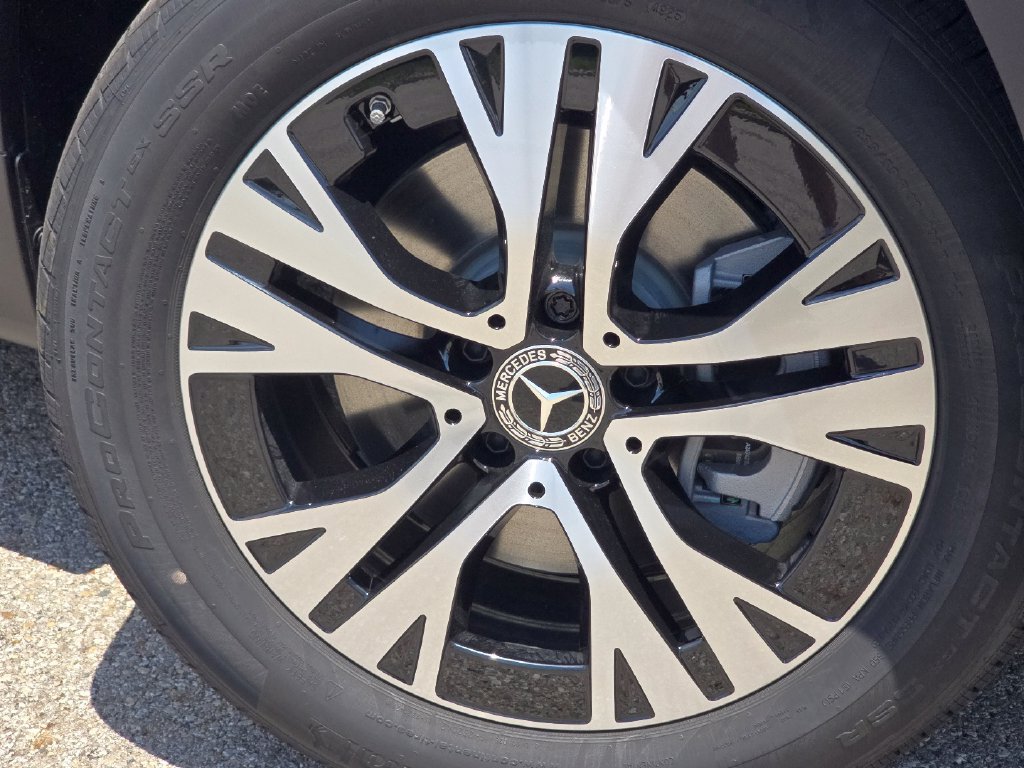 New 2026 Mercedes-Benz GLB 250 4MATIC image 9