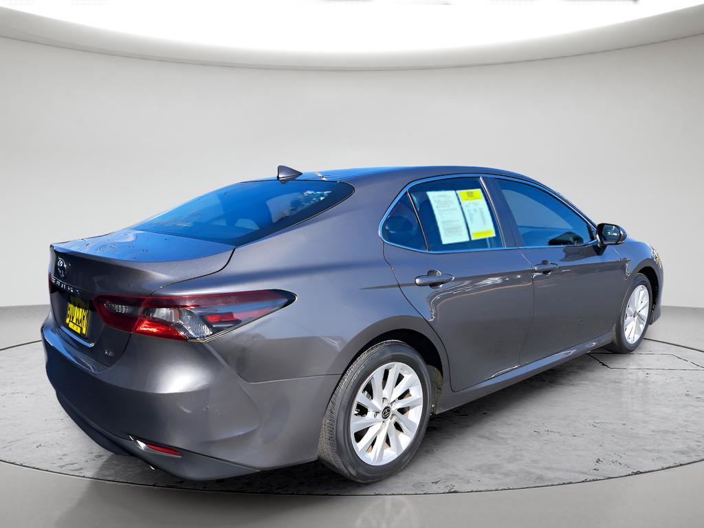 Used 2022 Toyota Camry LE w/ Convenience Package FWD image 5
