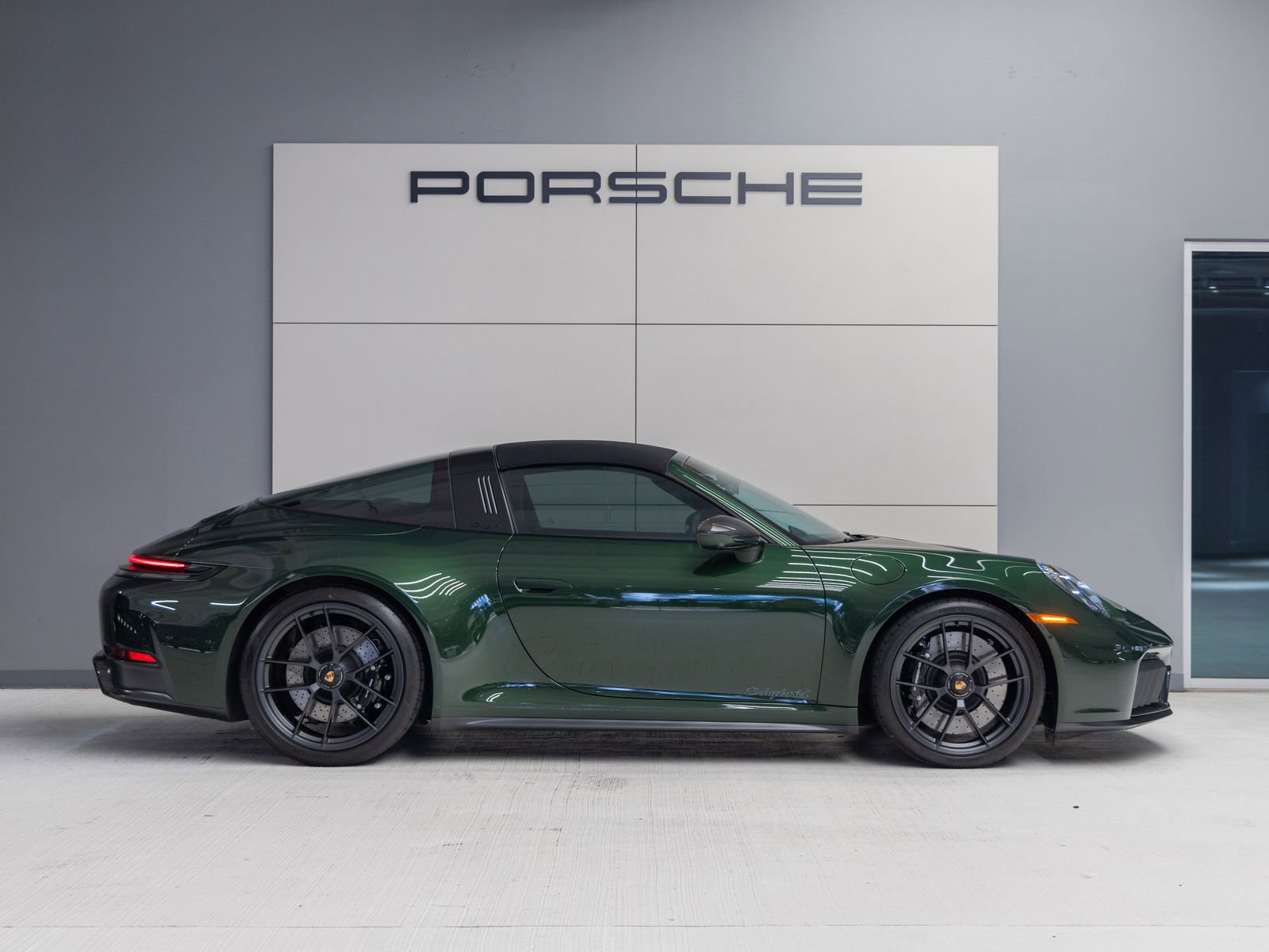 Certified 2026 Porsche 911 Targa 4 GTS image 8