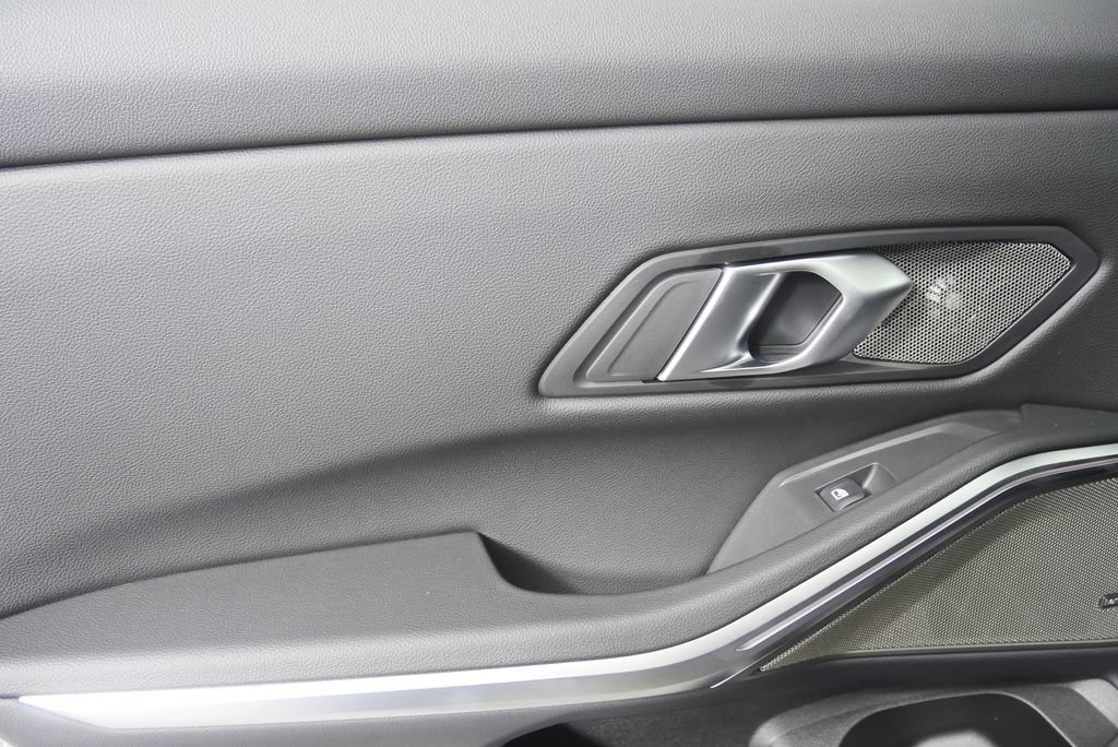 Used 2026 BMW 330i Sedan w/ M Sport Package RWD image 13