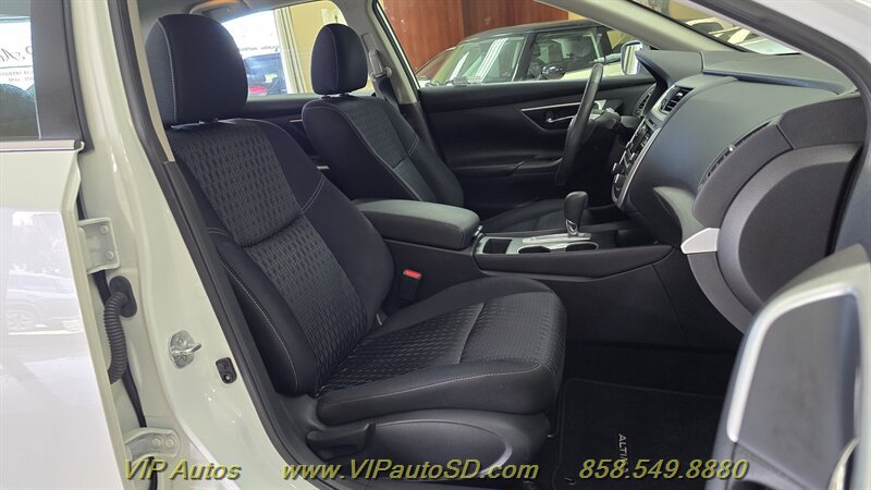 Used 2017 Nissan Altima 2.5 SV FWD image 19