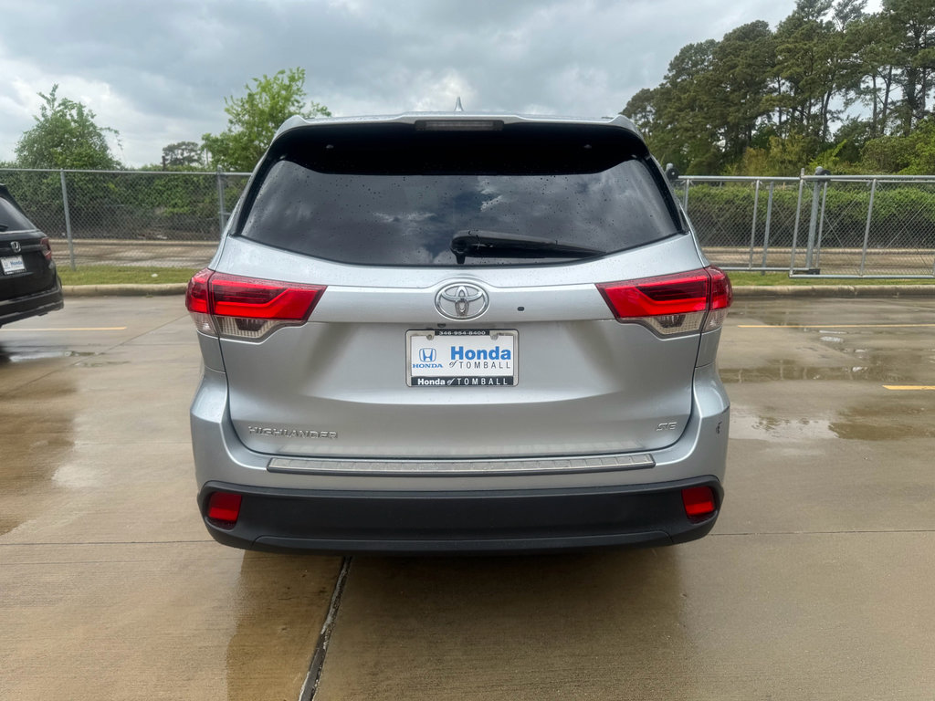 Used 2017 Toyota Highlander SE FWD image 7