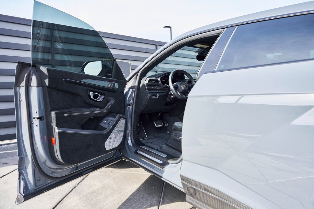 Used 2024 Lamborghini Urus Performante image 35