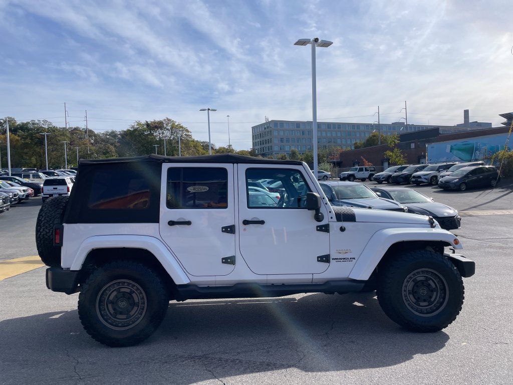 Used 2015 Jeep Wrangler Unlimited Sahara w/ Dual Top Group AWD/4WD image 6