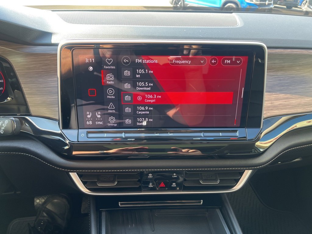 Certified 2025 Volkswagen Atlas SEL image 19