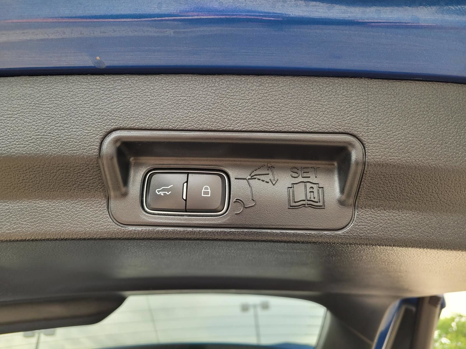 Used 2020 Ford Explorer XLT RWD image 15