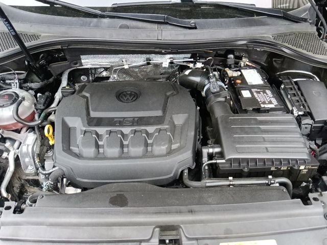 Used 2023 Volkswagen Tiguan SE R-Line image 34