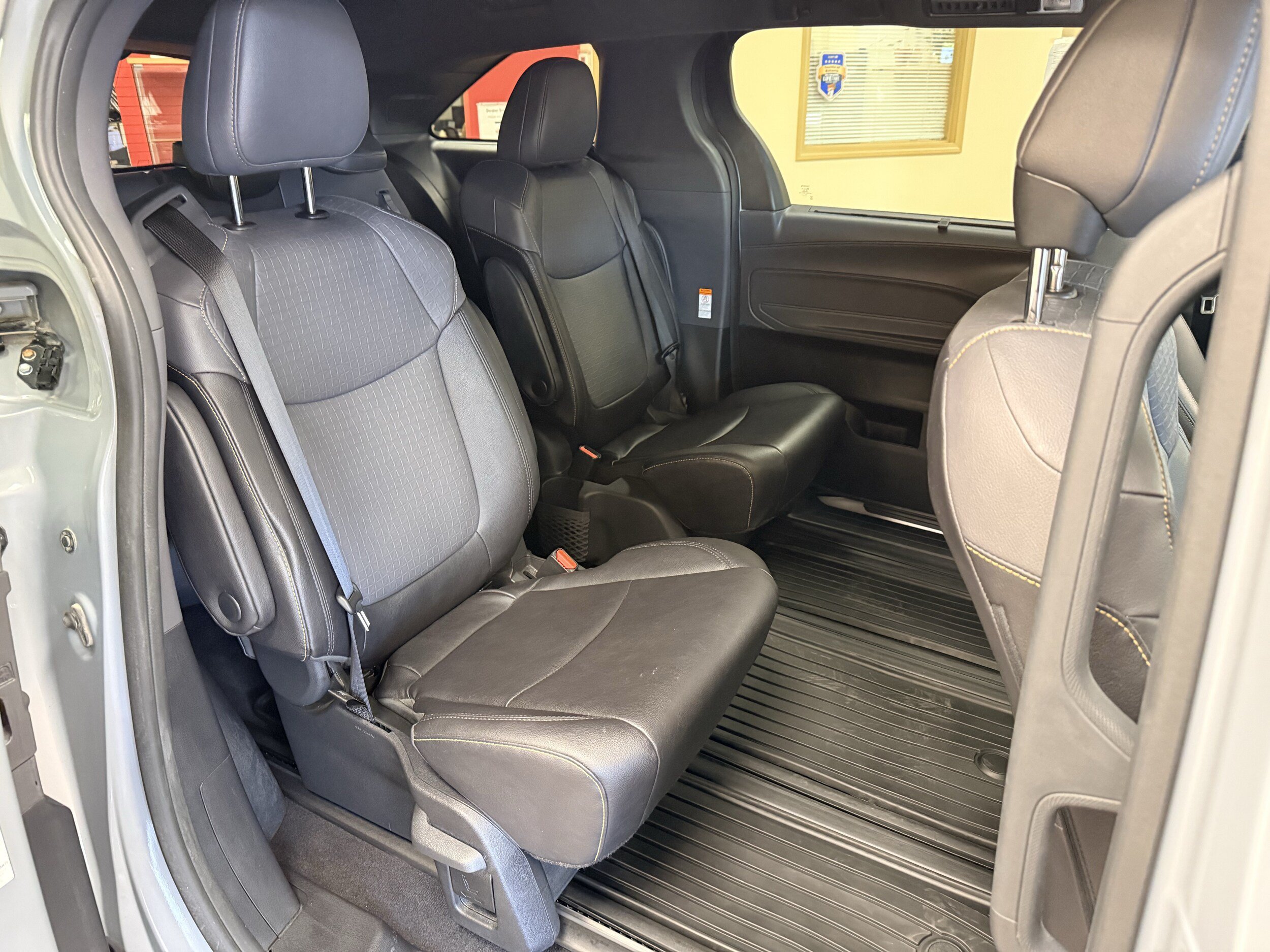 Used 2024 Toyota Sienna XLE Woodland Edition AWD/4WD image 26