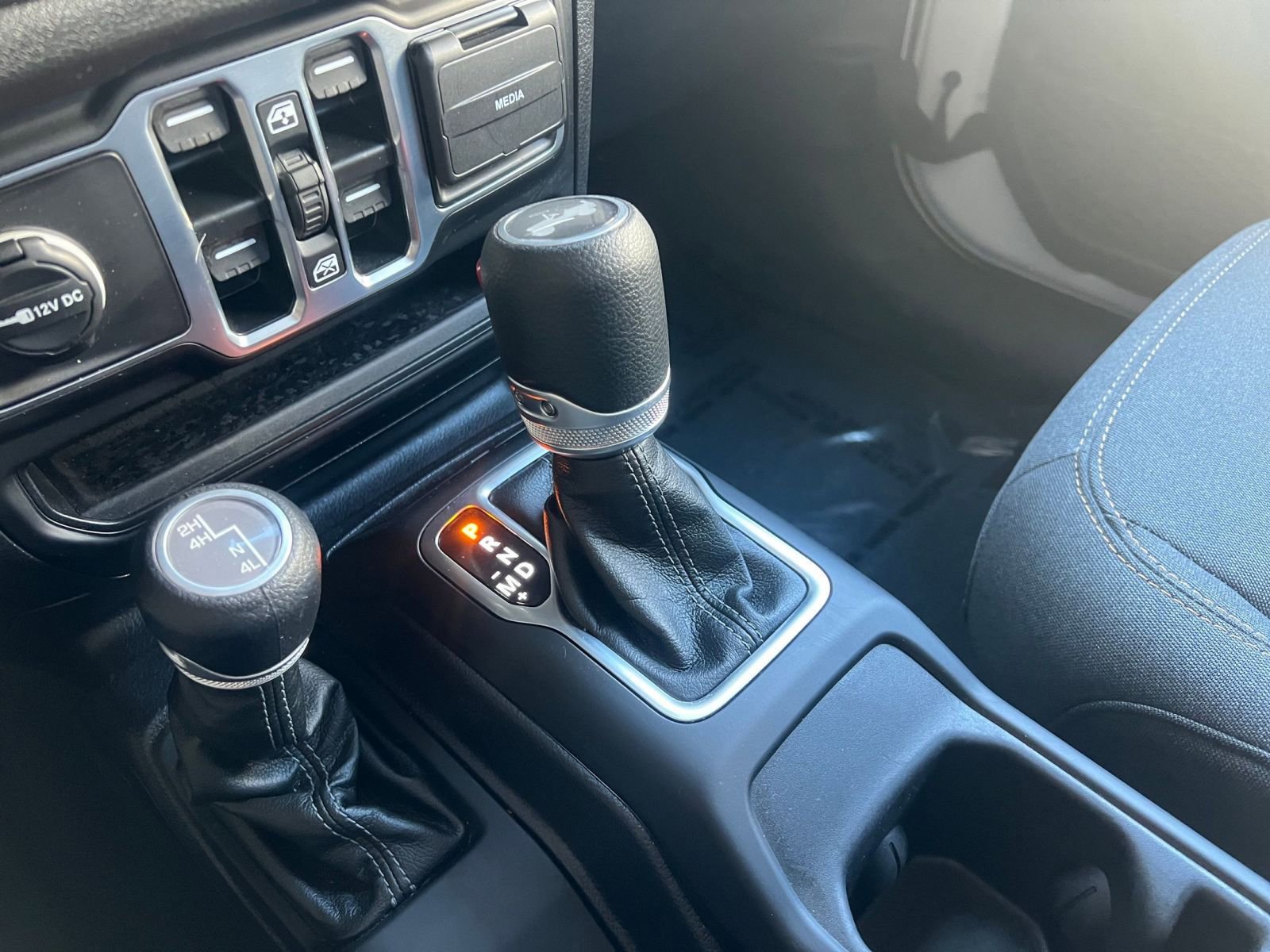 Used 2025 Jeep Wrangler Sport S image 41