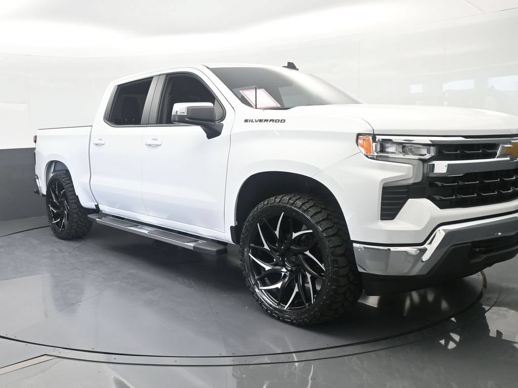 Used 2026 Chevrolet Silverado 1500 LT AWD/4WD image 9