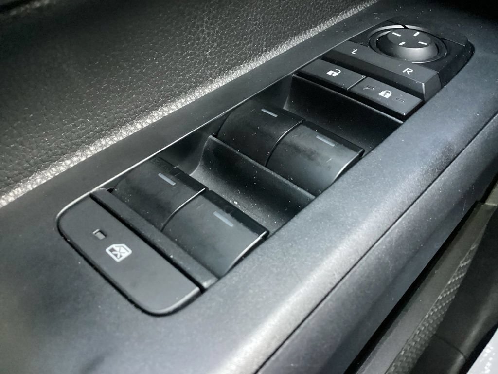Used 2024 Toyota Tacoma SR5 AWD/4WD image 20