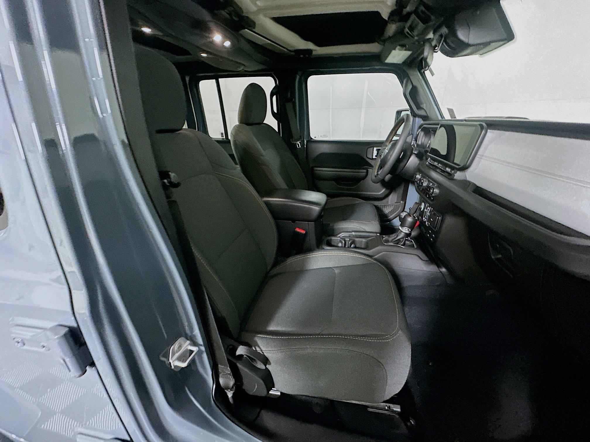 Used 2024 Jeep Wrangler Sport S w/ Convenience Group image 28