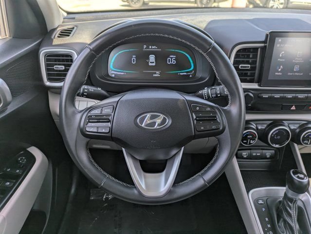 Used 2025 Hyundai Venue SEL FWD image 13