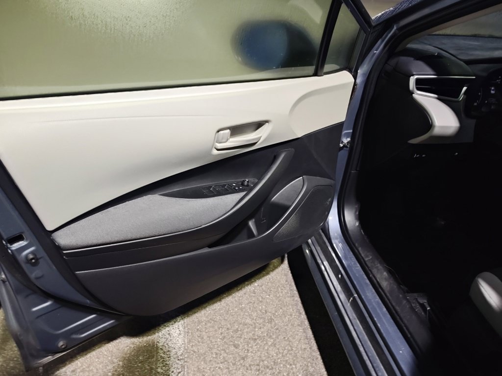 Used 2024 Toyota Corolla LE FWD image 5