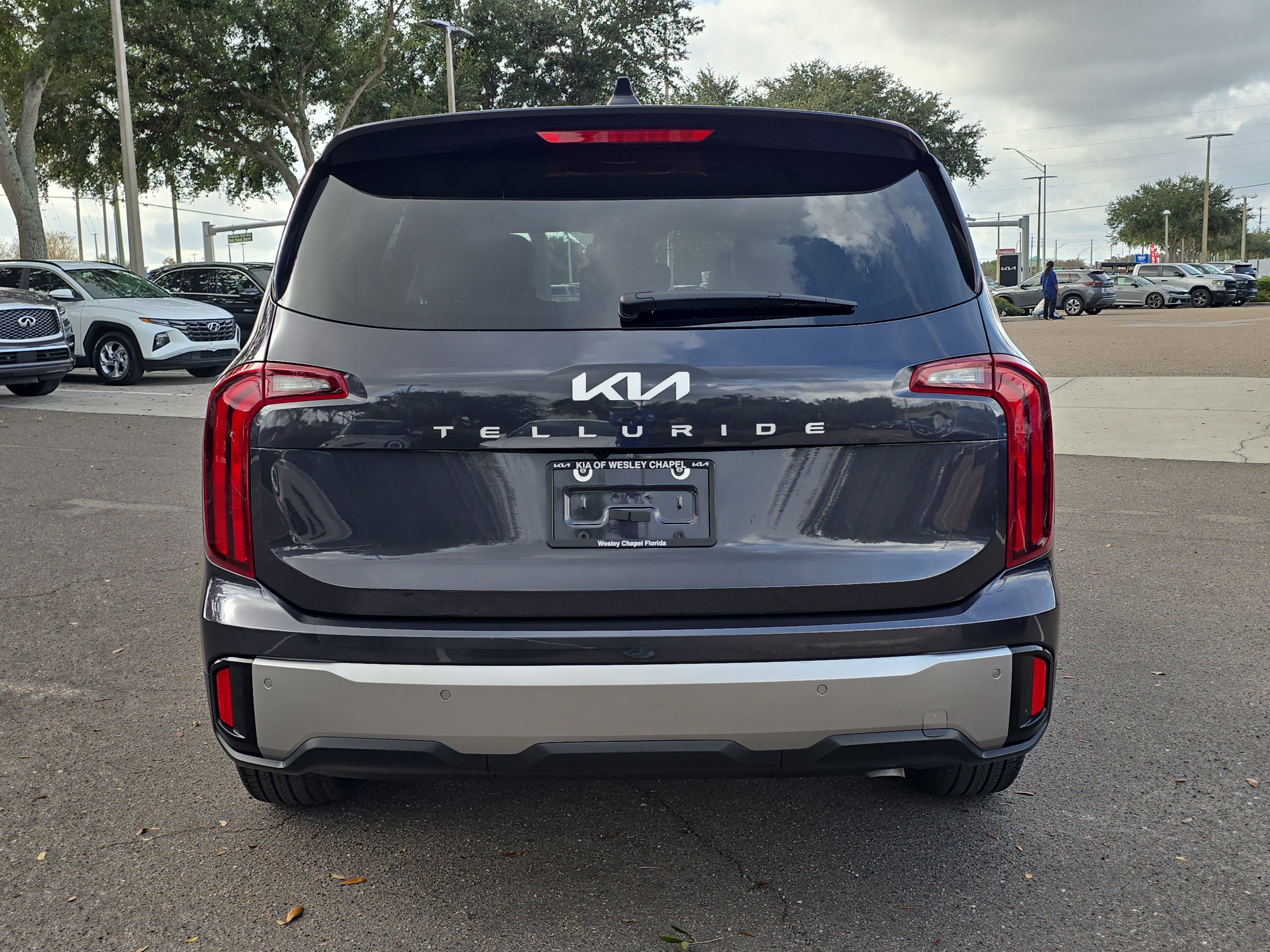 Certified 2025 Kia Telluride LX image 7