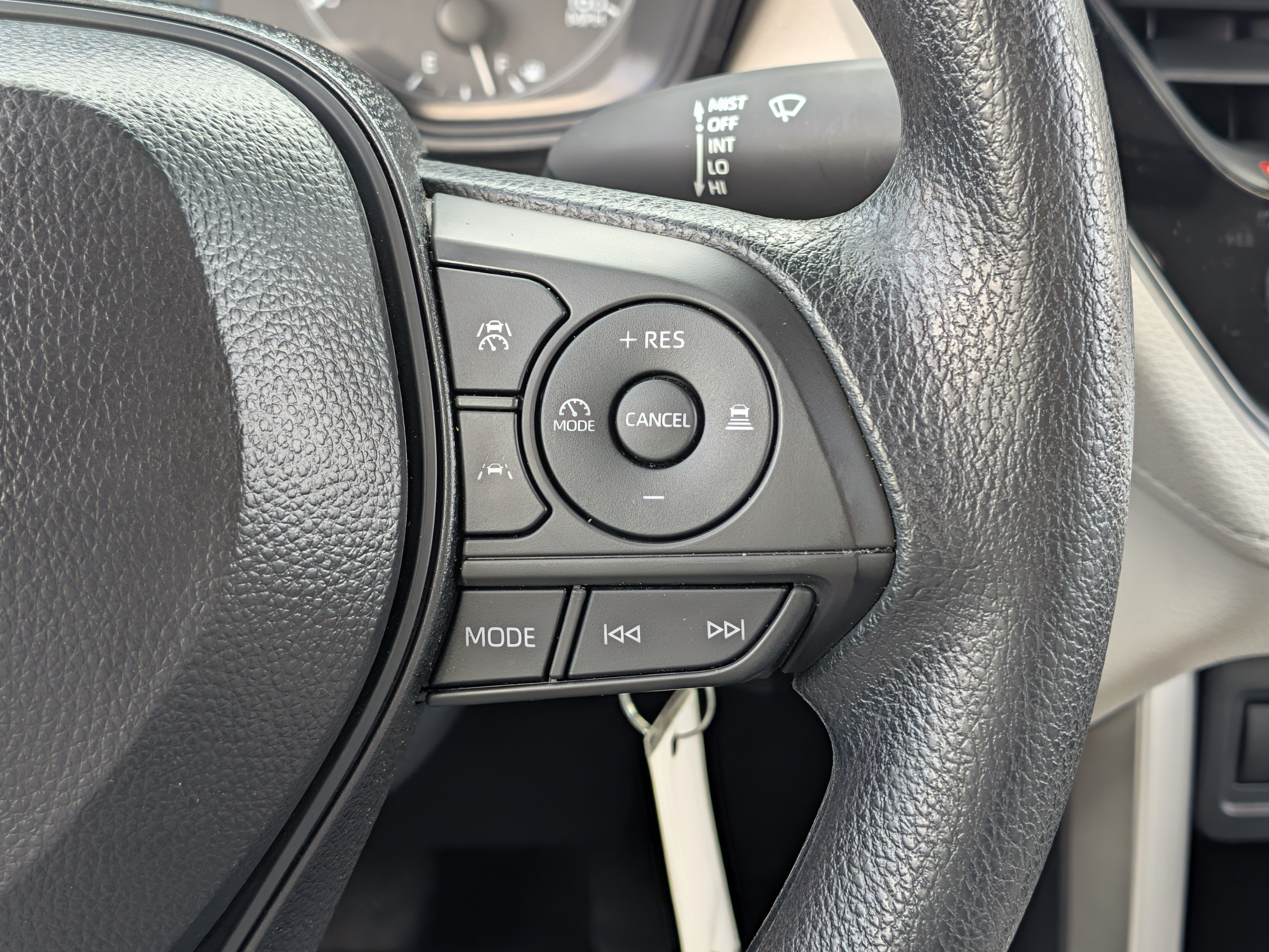 Certified 2025 Toyota Corolla Cross L FWD image 24