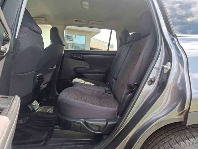 Used 2022 Toyota Highlander L AWD/4WD image 10