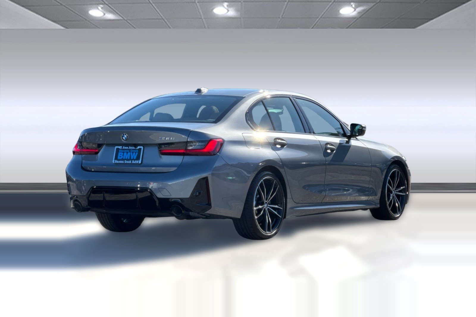 Used 2024 BMW 330i Sedan w/ M Sport Package RWD image 9