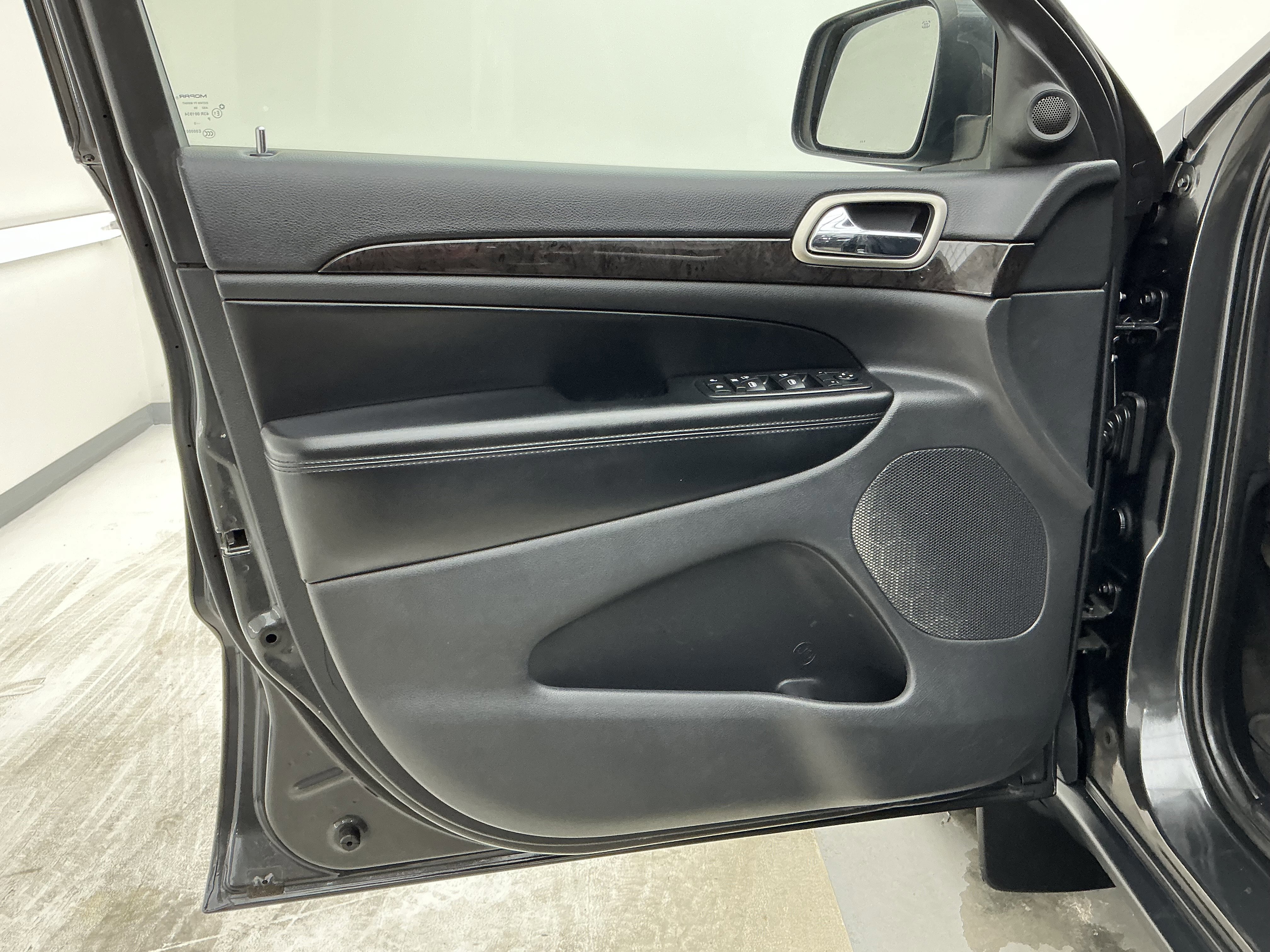 Used 2011 Jeep Grand Cherokee Laredo w/ Security & Convenience Group image 15