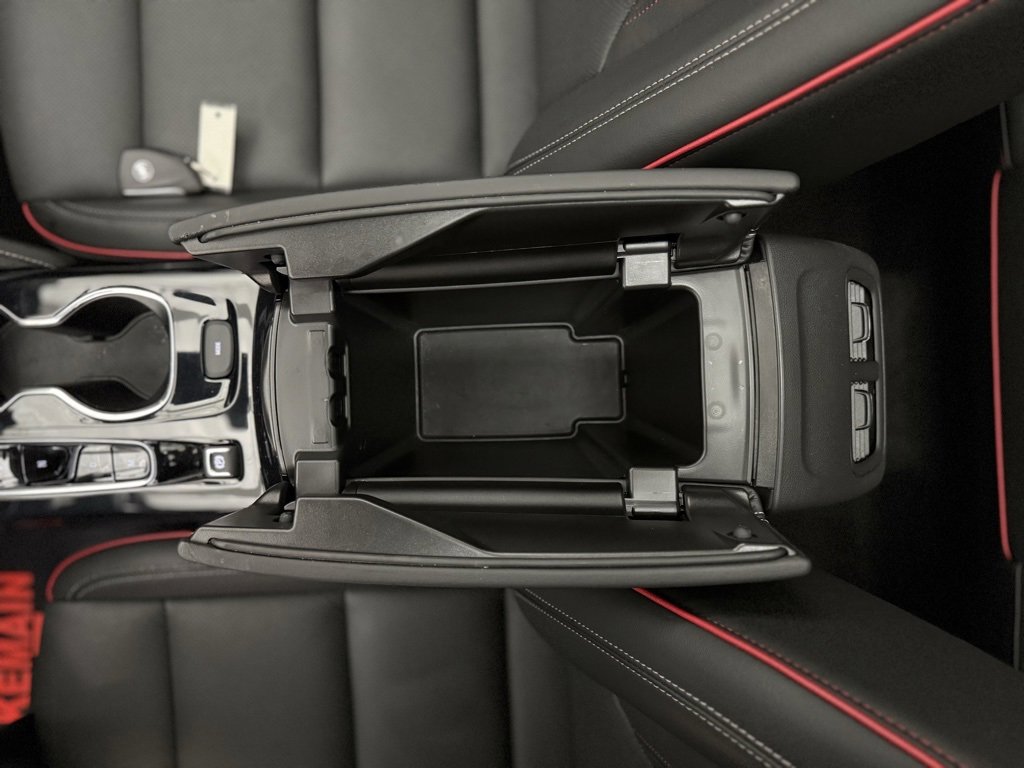 Used 2023 Buick Envision Essence w/ Sport Touring Package image 33