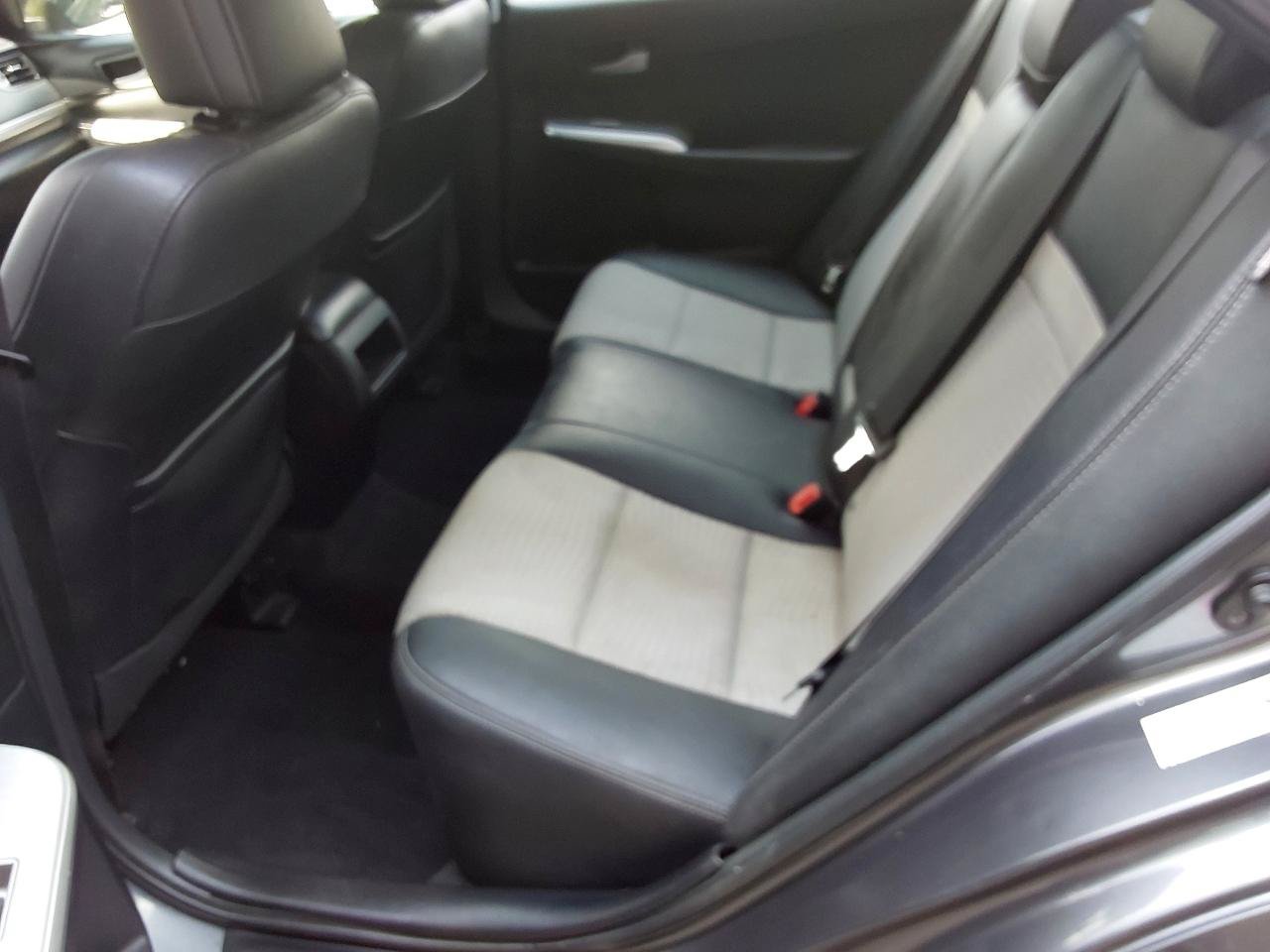 Used 2013 Toyota Camry SE FWD image 19