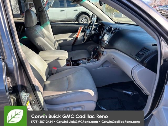 Used 2012 Toyota Highlander Limited image 25