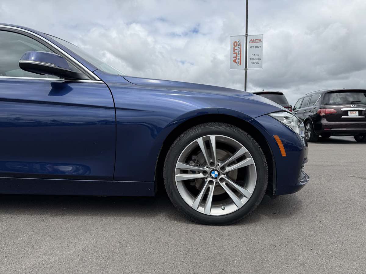 Used 2018 BMW 330i Sedan RWD image 10