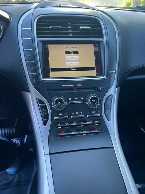 Used 2018 Lincoln MKX Premiere FWD image 11