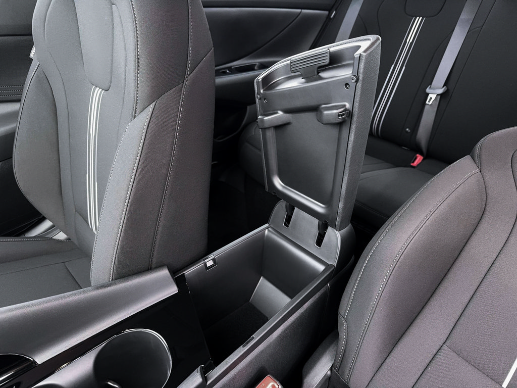 New 2026 Hyundai Elantra Hybrid FWD image 18