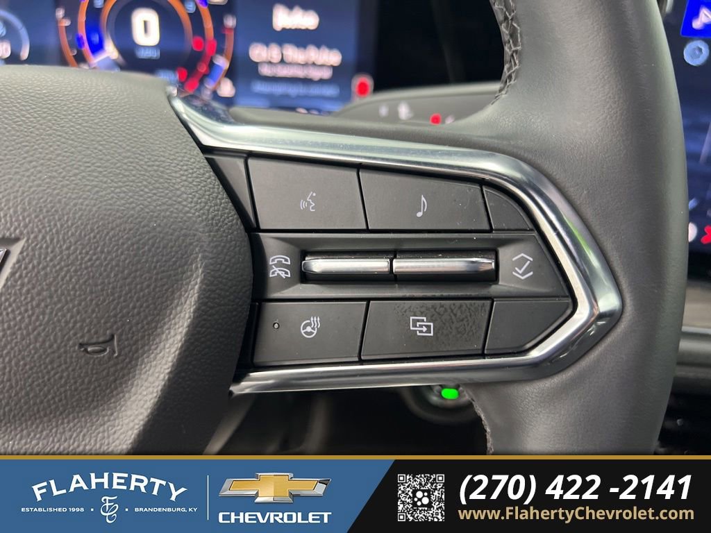 Used 2025 Chevrolet Suburban LT w/ Comfort Package AWD/4WD image 26